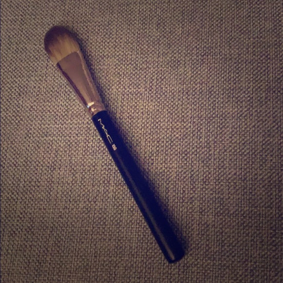 MAC 190 Foundation Brush - Picture 1 of 2